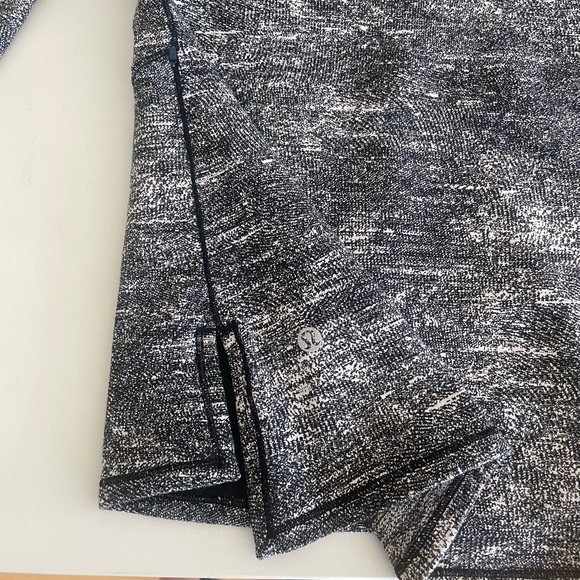 Lululemon hoodie - worn twice - size 6 - Picture 5 of 8